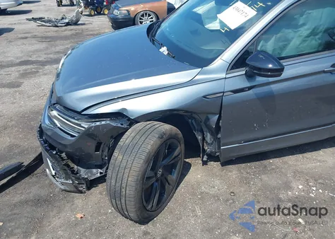 2024 Volkswagen Tiguan 2.0T Se R-Line Black z USA, uszkodzony, nr VIN 3VVCB7AX2RM212440